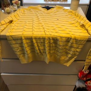 A men’s Tommy Hilfiger sweater